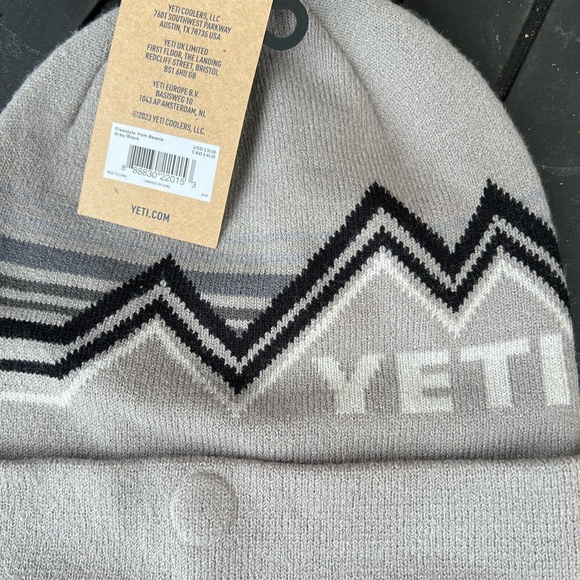 Yeti Other - YETI Mountain Pattern Knit Hat